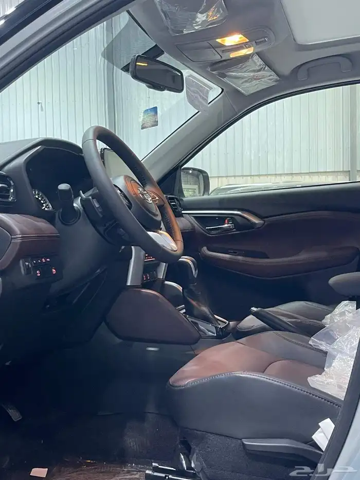 تويوتا اوربان فل 2026 7