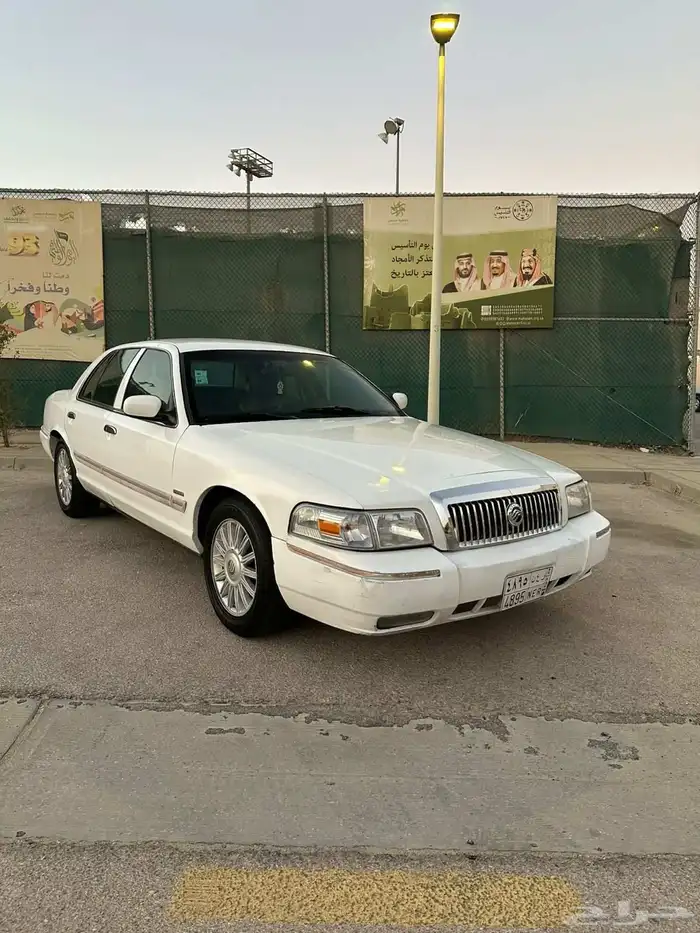 فورد جراندماركيز 1