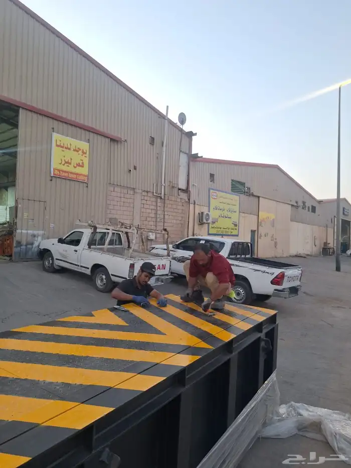 شركة مصدات هيدروليك مطبات صناعيه شوكية حاجز سيارات 0