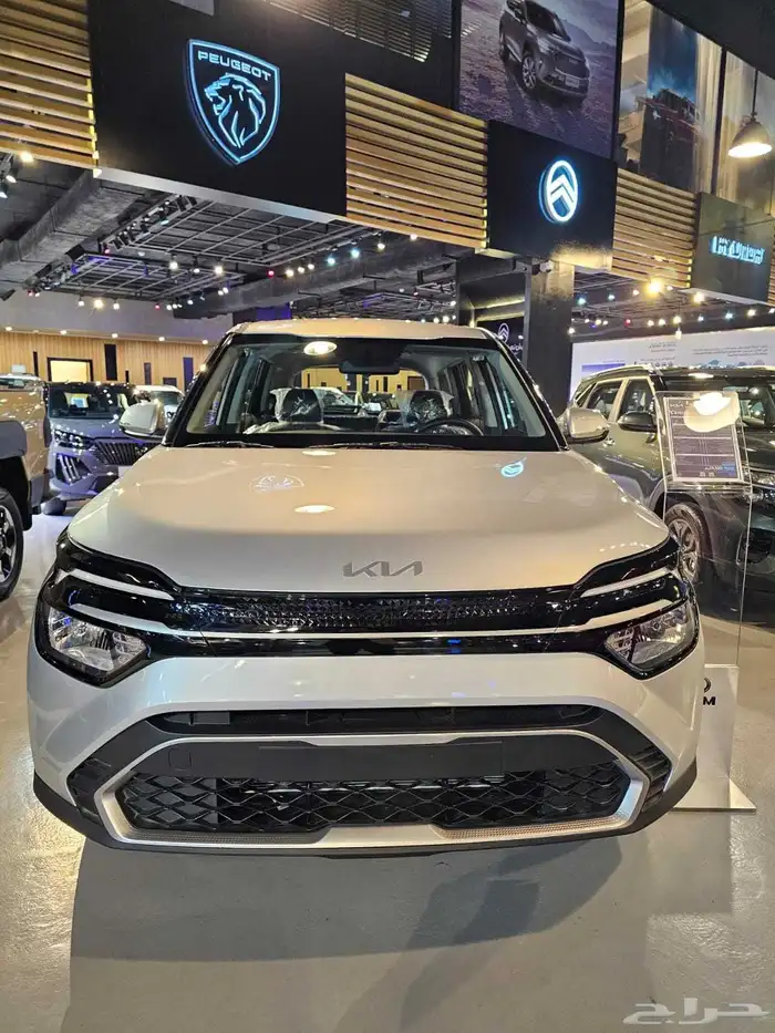 كيا كارنز فئة GL موديل 2025 سيارة عائليه 7 مقاعد بقوة وثبات 2