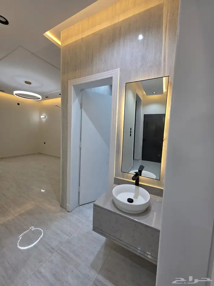 للبيع روف علوي مع ملحق تشطيبات فاخره قريب من الراقي 1