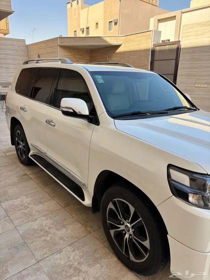 لاندكروزر 6