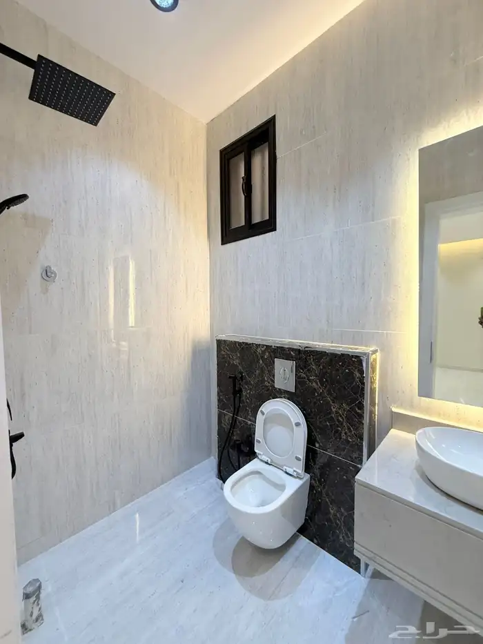 دور ارضي بمدخل سياره للبيع حي اليرموك مقابل ضمك 33