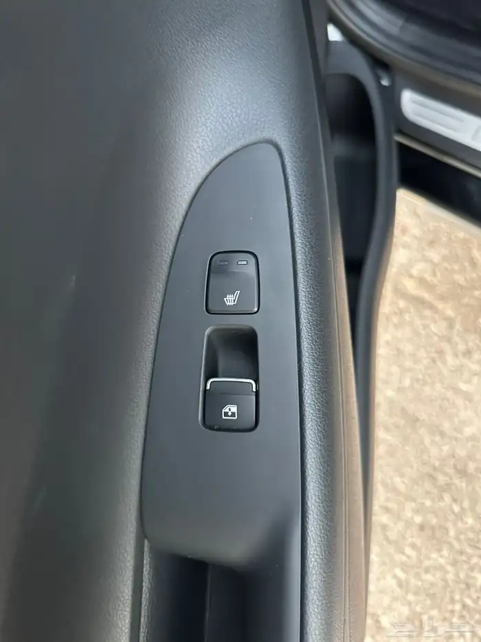 ازيرا 6سلندر موديل 2020 بصمه شاشه بحاله الوكاله 8