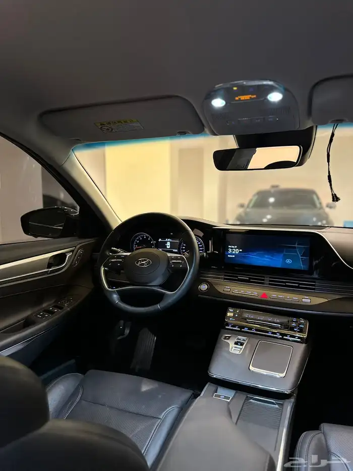 ازيرا 2020 ( بنزين V6 ) فل كامل بحالة الوكالة 28