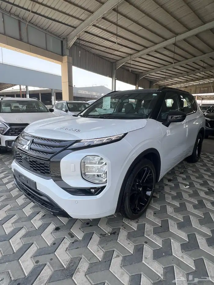 متسوبيشي اوتلاندر 2025 بلاك سام بالنقد والتقسيط 1