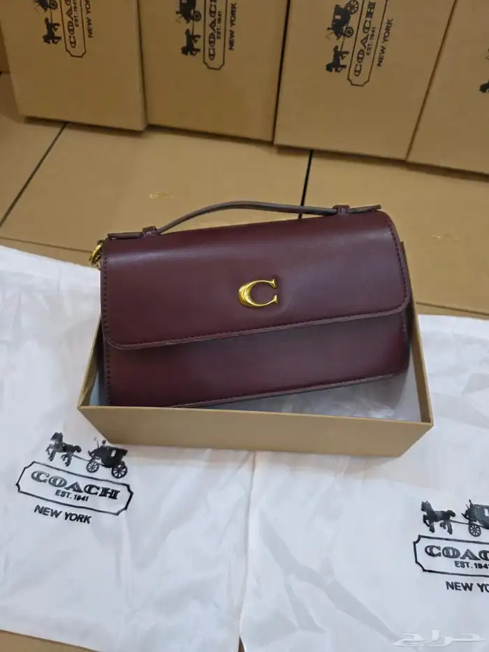 احذيه وجزم لويس فيتون ونيوبلانس فندي وشنط كتف ماستر 52