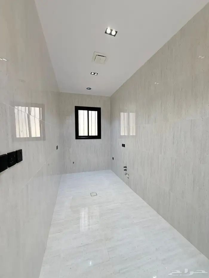 دور ارضي بمدخل سياره للبيع حي اليرموك مقابل ضمك 40