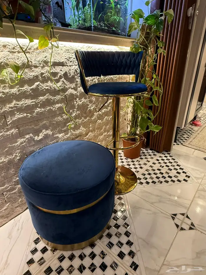 للبيع طقم كنب مستعمل نظيف وفخم 5