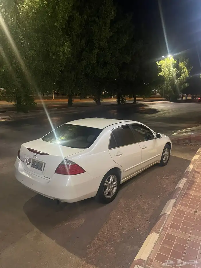 اكورد 2007 فيها رشات خارجيه رفرف وبابين تلقيطات لون ماش 440 1