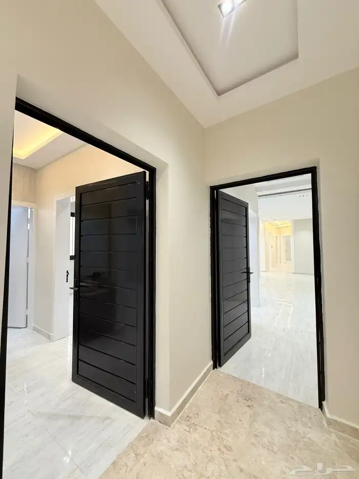 دور ارضي بمدخل سياره للبيع حي اليرموك مقابل ضمك 37