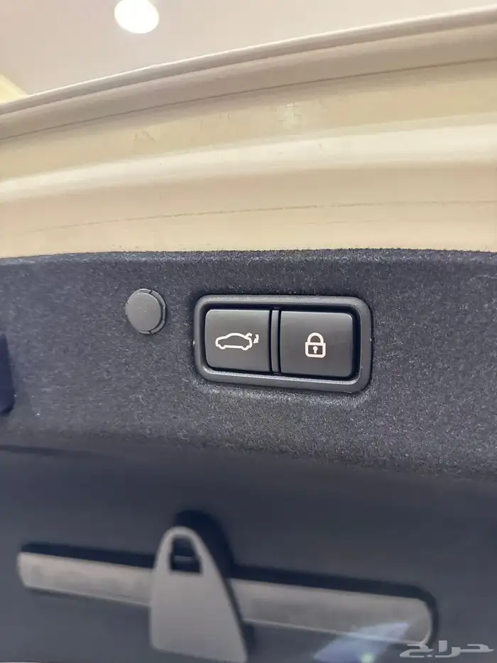 ازيرا 2021 ( بنزين ) فل كامل بحالة الوكالة 23