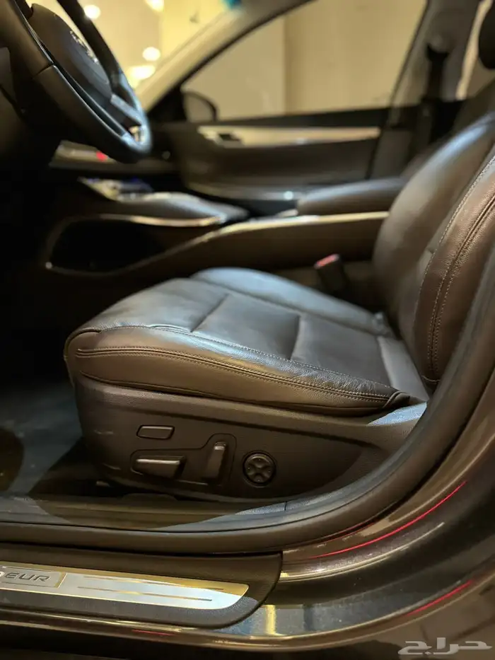 ازيرا 2020 ( بنزين V6 ) فل كامل بحالة الوكالة 10