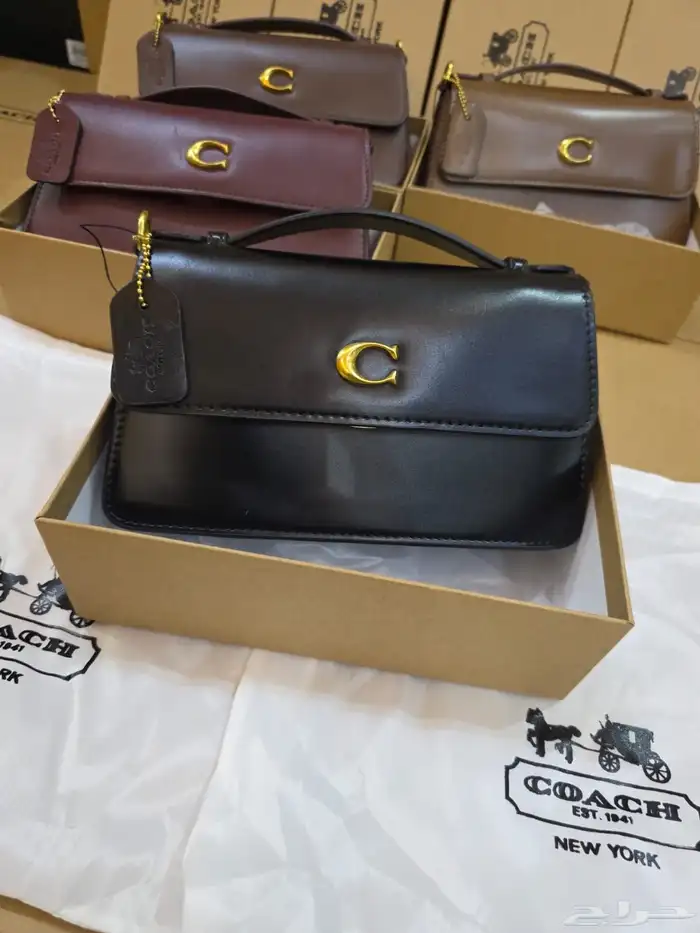 احذيه وجزم لويس فيتون ونيوبلانس فندي وشنط كتف ماستر 44