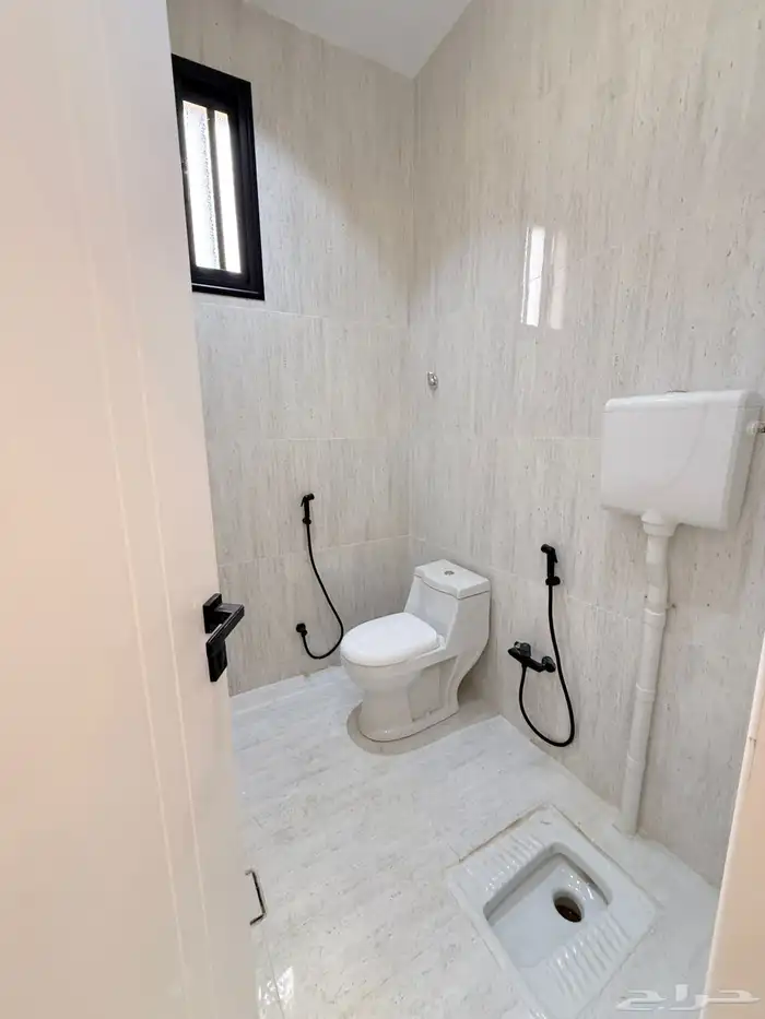 دور ارضي بمدخل سياره للبيع حي اليرموك مقابل ضمك 38