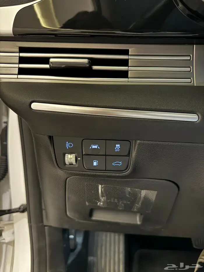 ازيرا 2021 ( بنزين ) فل كامل بحالة الوكالة 9