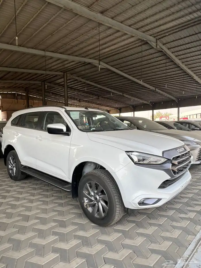 ايسوزو MUX 2024 فل كامل سعودي بالنقد والتقسيط 2