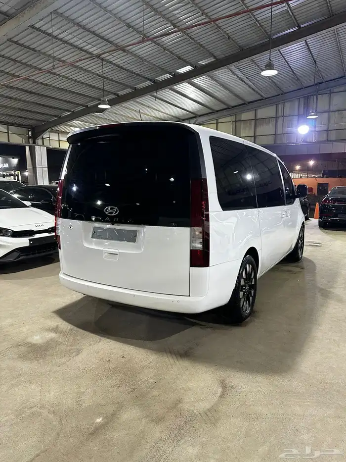 هيونداي ستاريا ابيض 2022 ديزل وارد كوريا 4