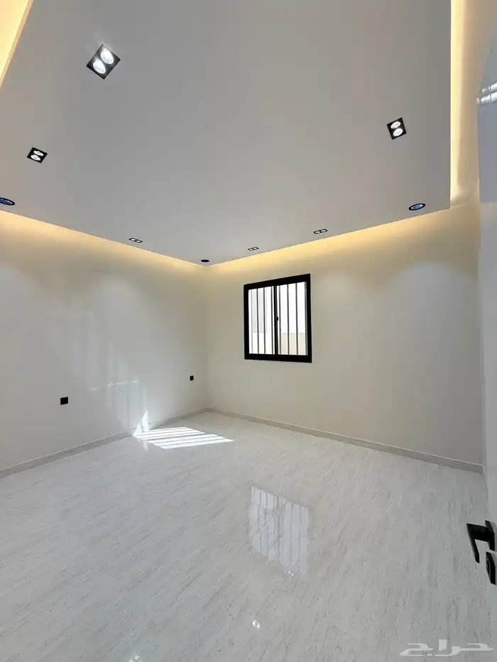 دور ارضي بمدخل سياره للبيع حي اليرموك مقابل ضمك 25