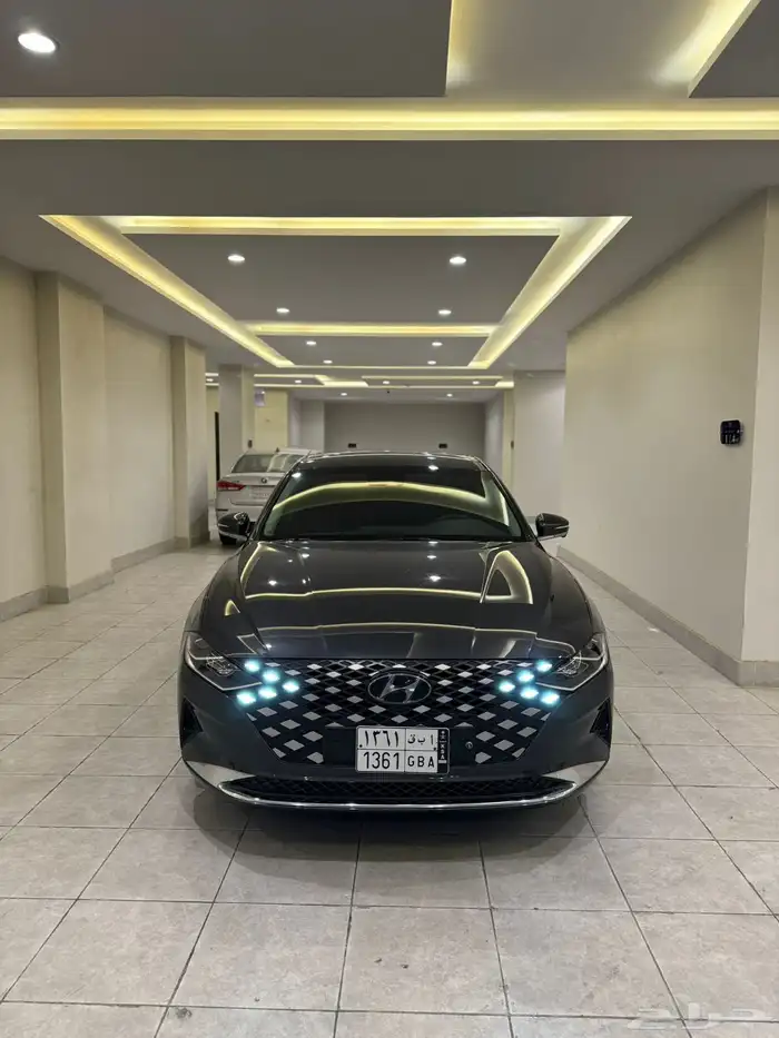 ازيرا 2020 ( بنزين V6 ) فل كامل بحالة الوكالة 0