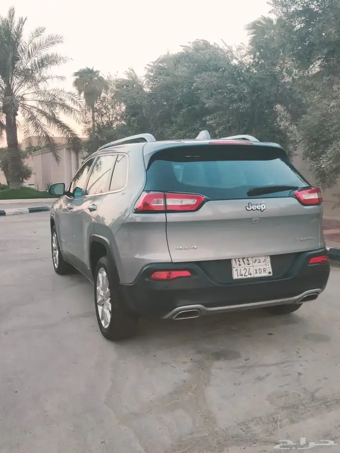 جيب شروكي فل 2016 مالك اول دبل 6 سلندر 12