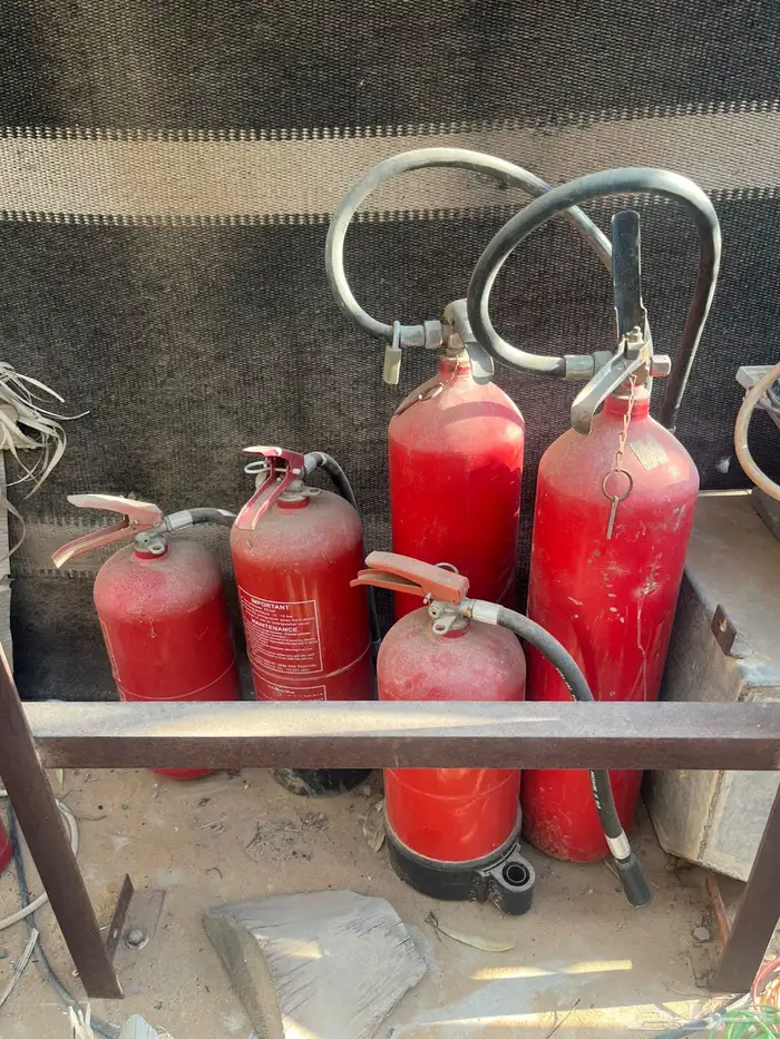 طفاية حريق و خرطوم على السوم نفتح بابه 0