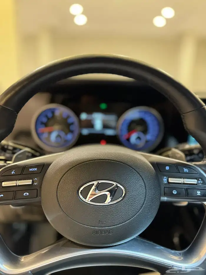 ازيرا 2021 ( بنزين ) فل كامل بحالة الوكالة 15