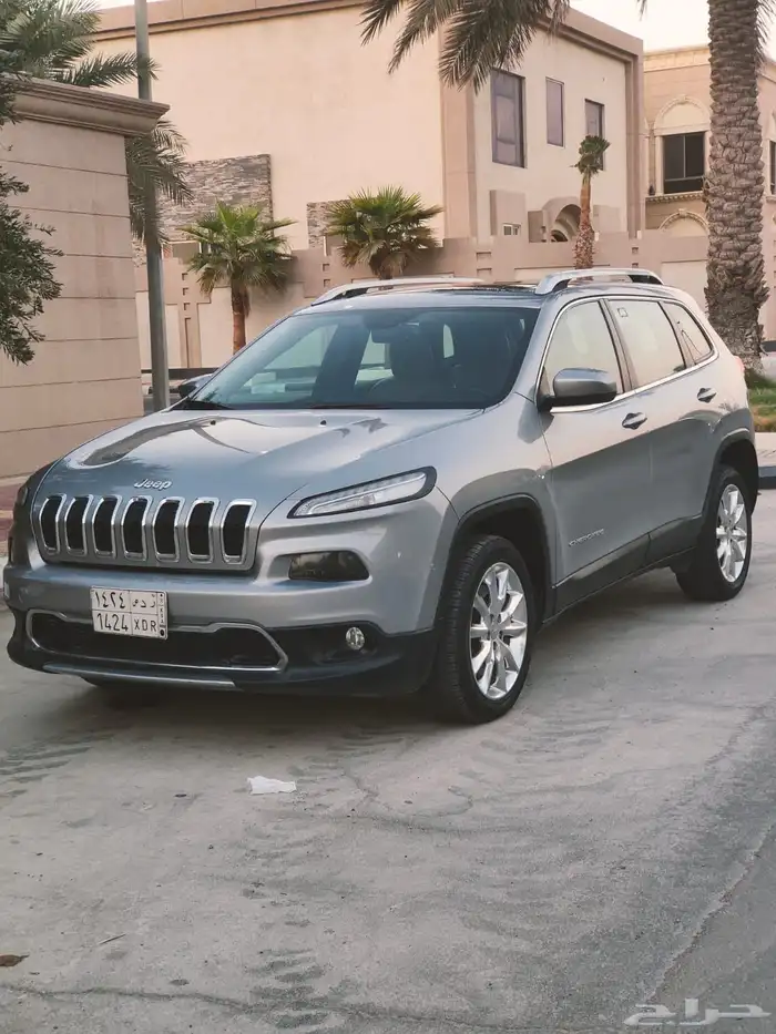 جيب شروكي فل 2016 مالك اول دبل 6 سلندر 10