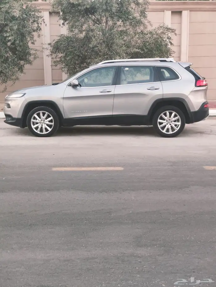 جيب شروكي فل 2016 مالك اول دبل 6 سلندر 7