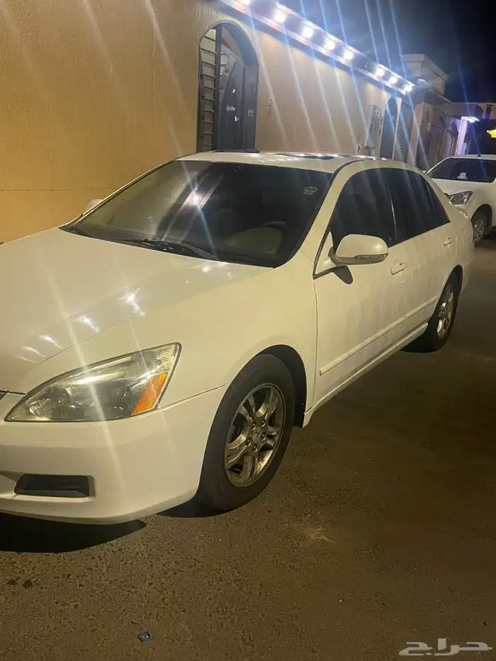 اكورد 2007 فيها رشات خارجيه رفرف وبابين تلقيطات لون ماش 440 0