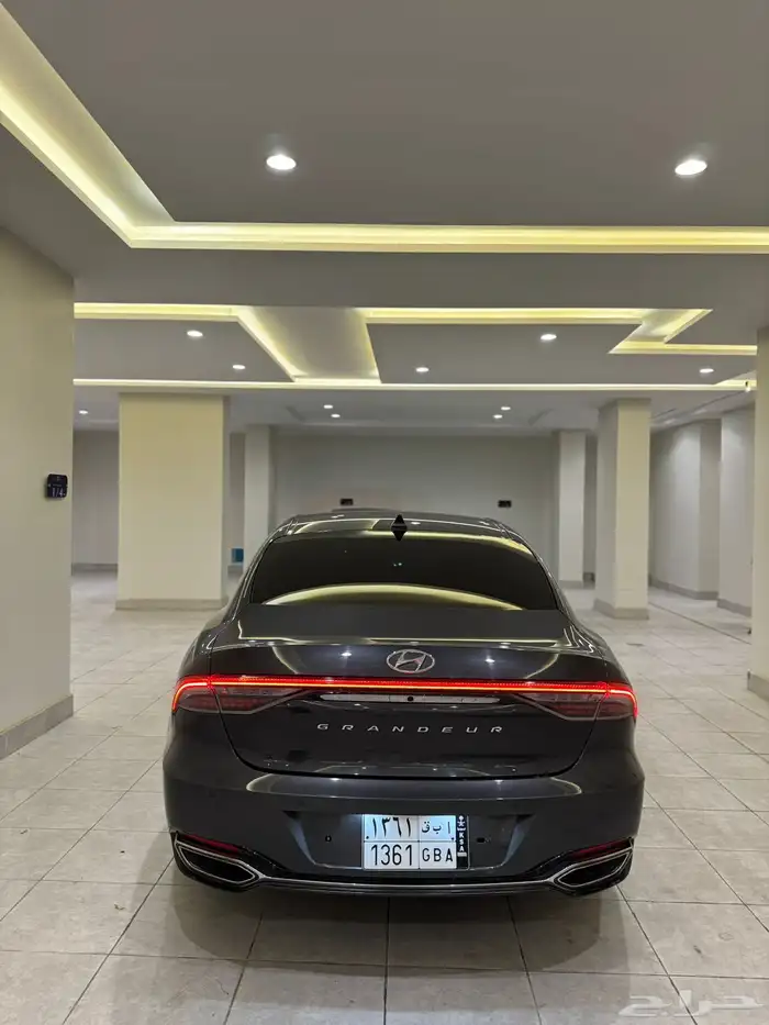 ازيرا 2020 ( بنزين V6 ) فل كامل بحالة الوكالة 3