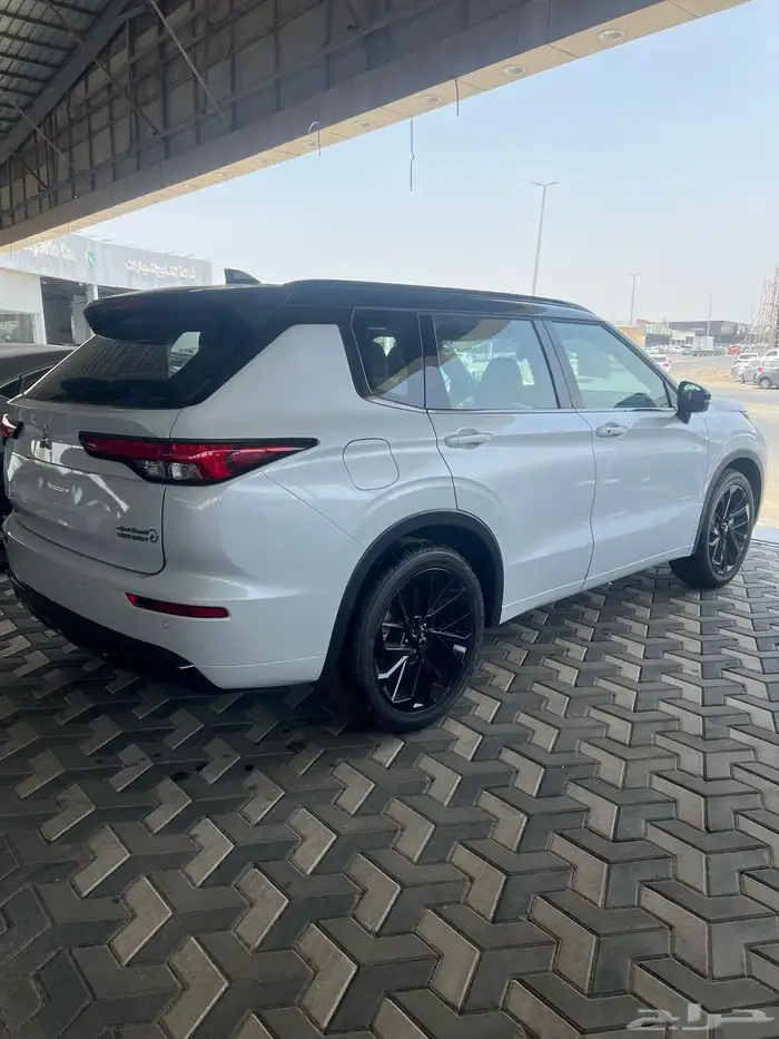 متسوبيشي اوتلاندر 2025 بلاك سام بالنقد والتقسيط 2