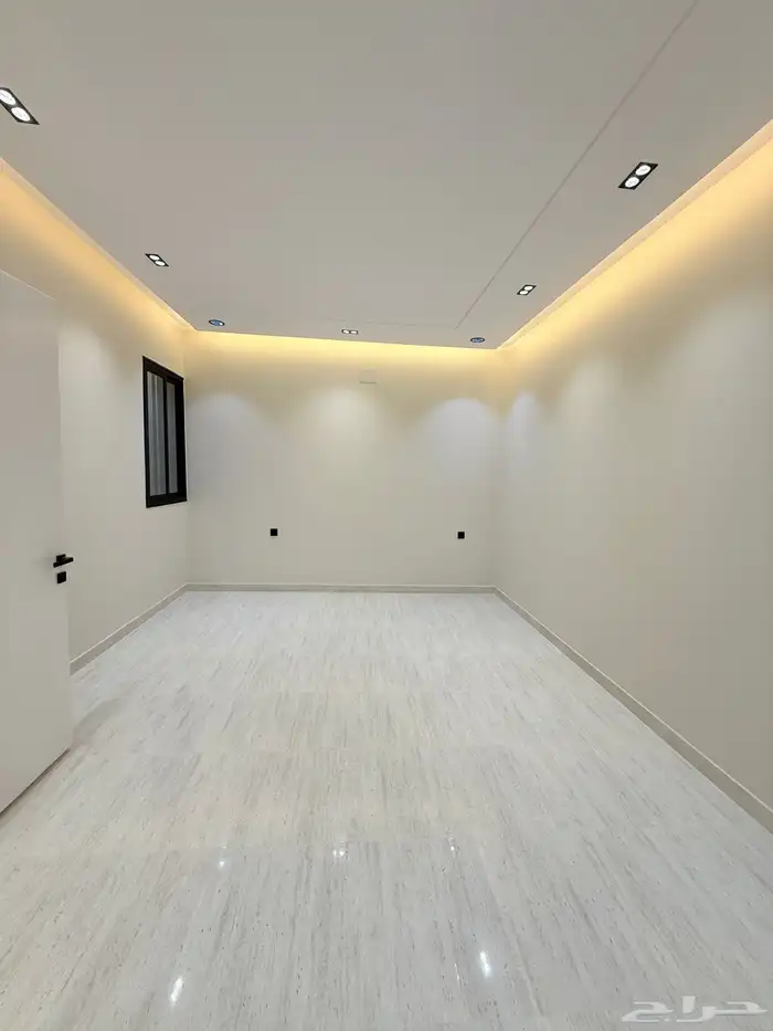 دور ارضي بمدخل سياره للبيع حي اليرموك مقابل ضمك 43