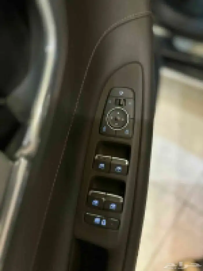 ازيرا 2020 ( بنزين V6 ) فل كامل بحالة الوكالة 11