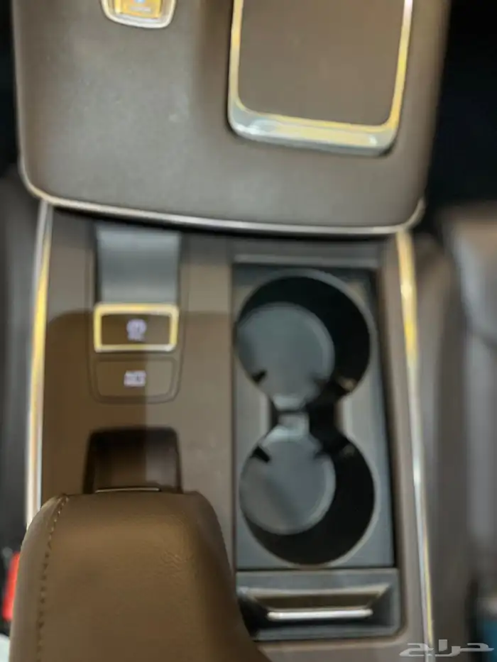 ازيرا 2020 ( بنزين V6 ) فل كامل بحالة الوكالة 13