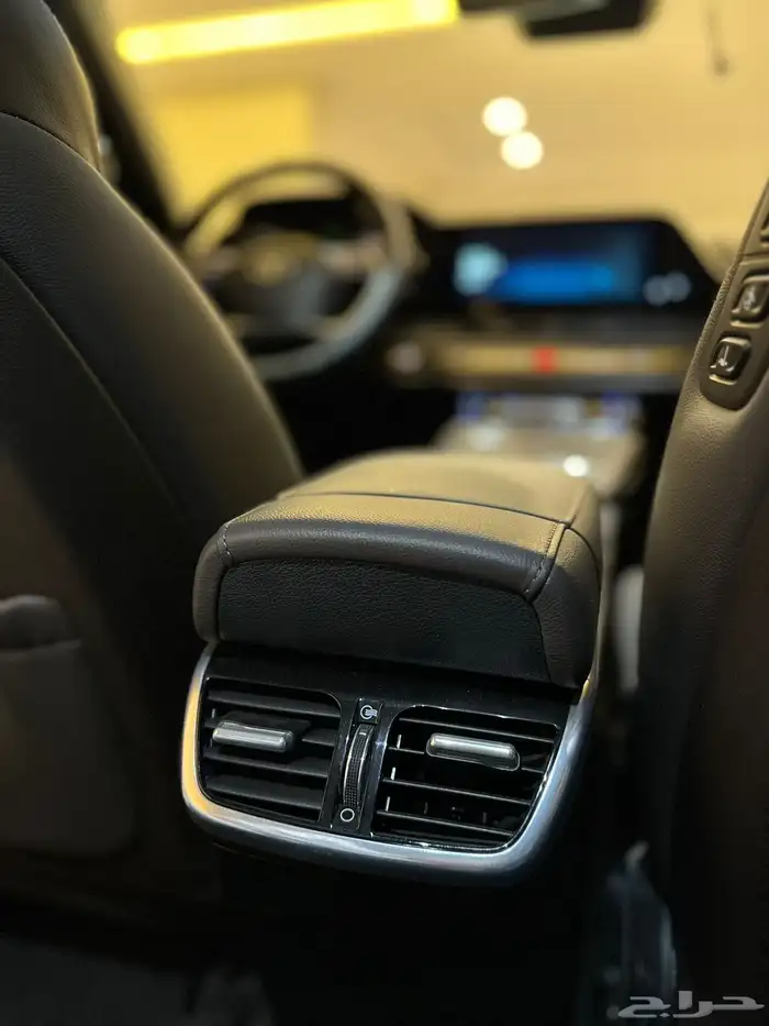 ازيرا 2020 ( بنزين V6 ) فل كامل بحالة الوكالة 27