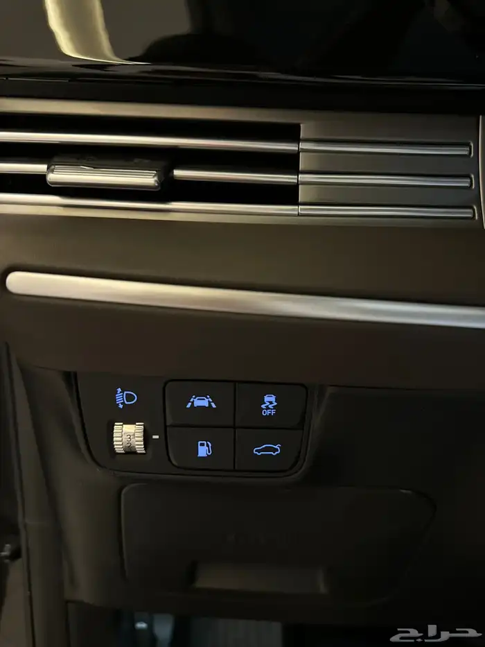 ازيرا 2020 ( بنزين V6 ) فل كامل بحالة الوكالة 12