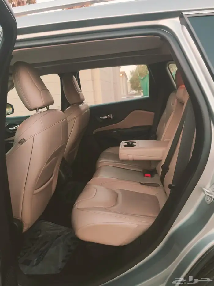 جيب شروكي فل 2016 مالك اول دبل 6 سلندر 1