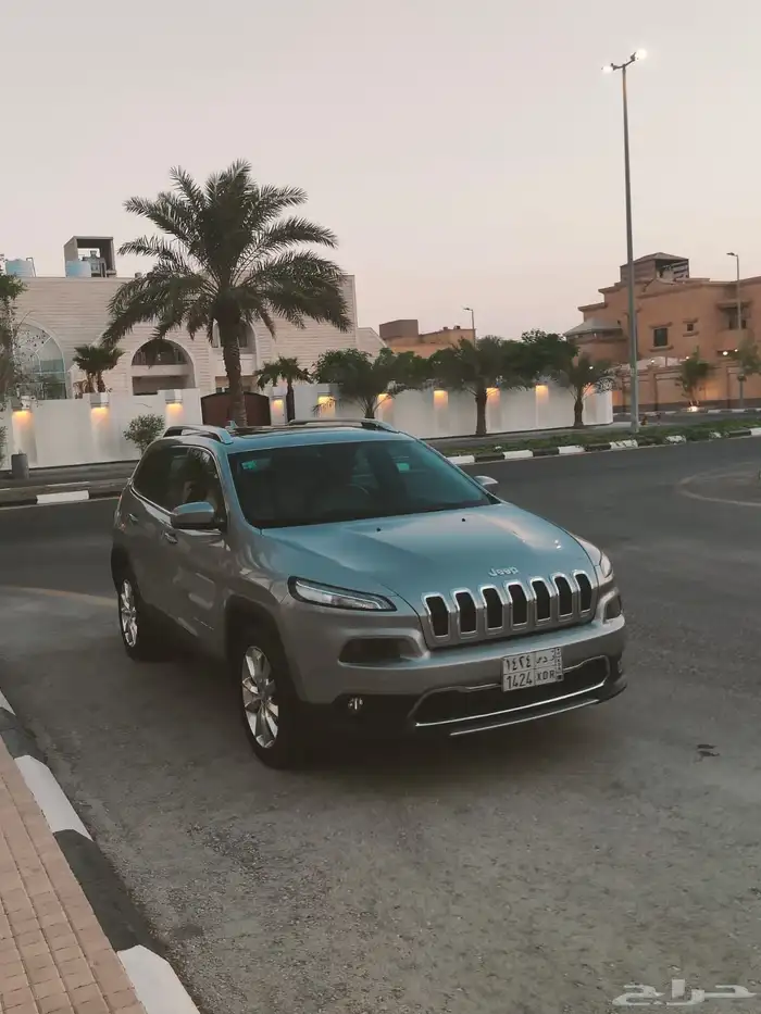 جيب شروكي فل 2016 مالك اول دبل 6 سلندر 2