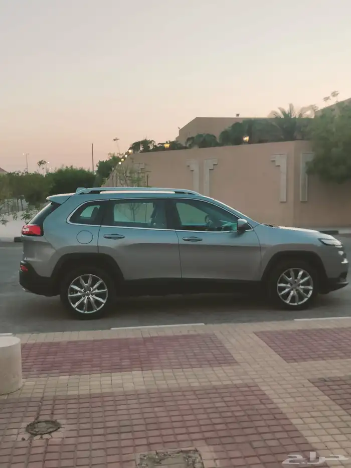 جيب شروكي فل 2016 مالك اول دبل 6 سلندر 8