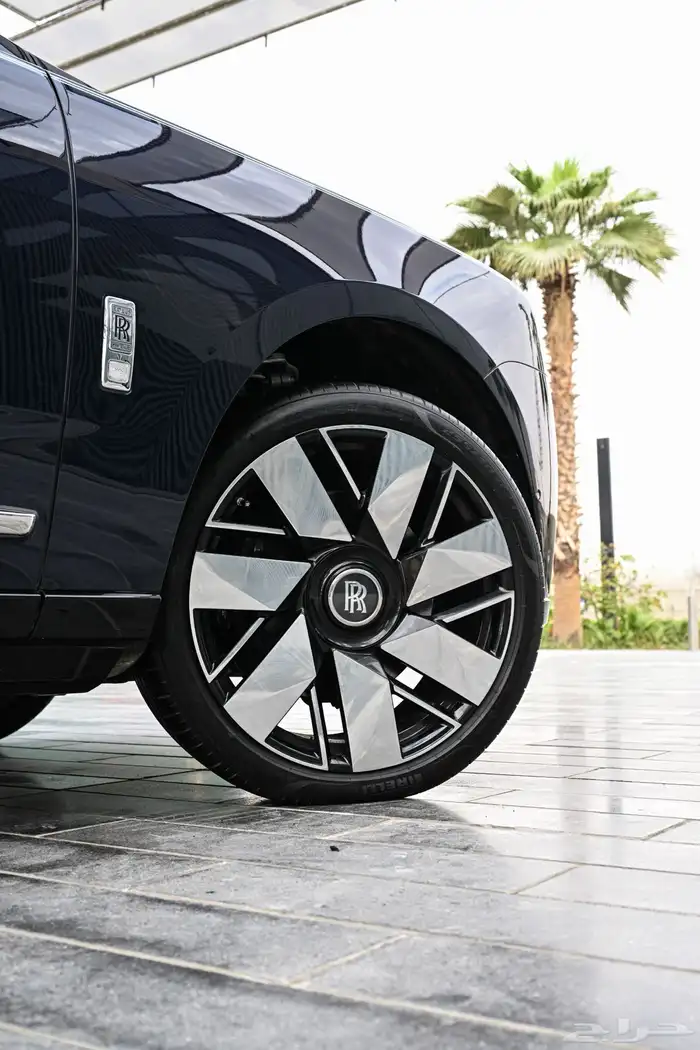 رولزرويس كولينان افخم SUV بالعالم 7