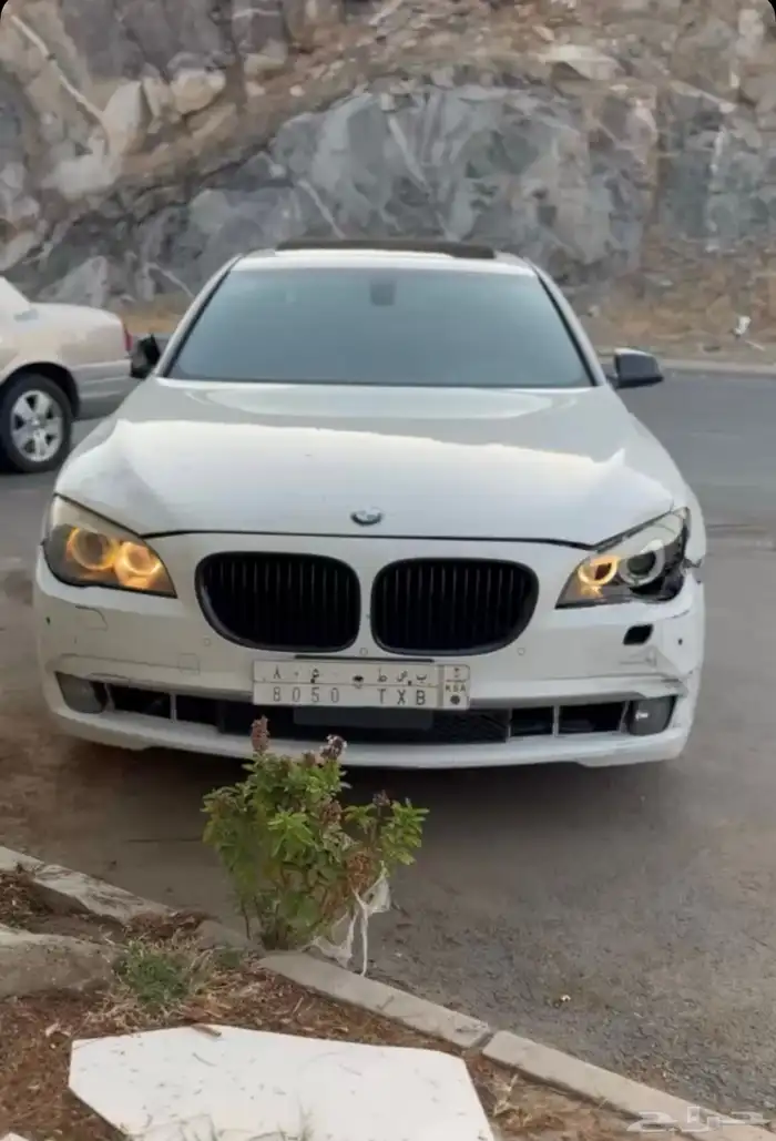 BMW750 موديل 2010 15