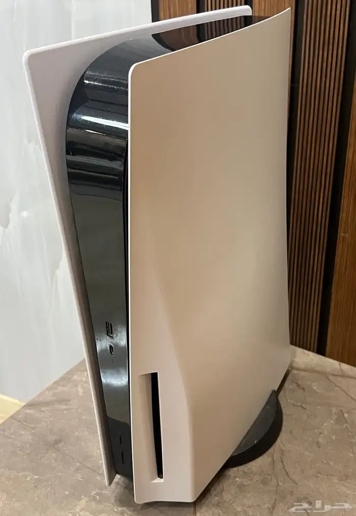 سوني 5 مع يد وفيفا 22 1