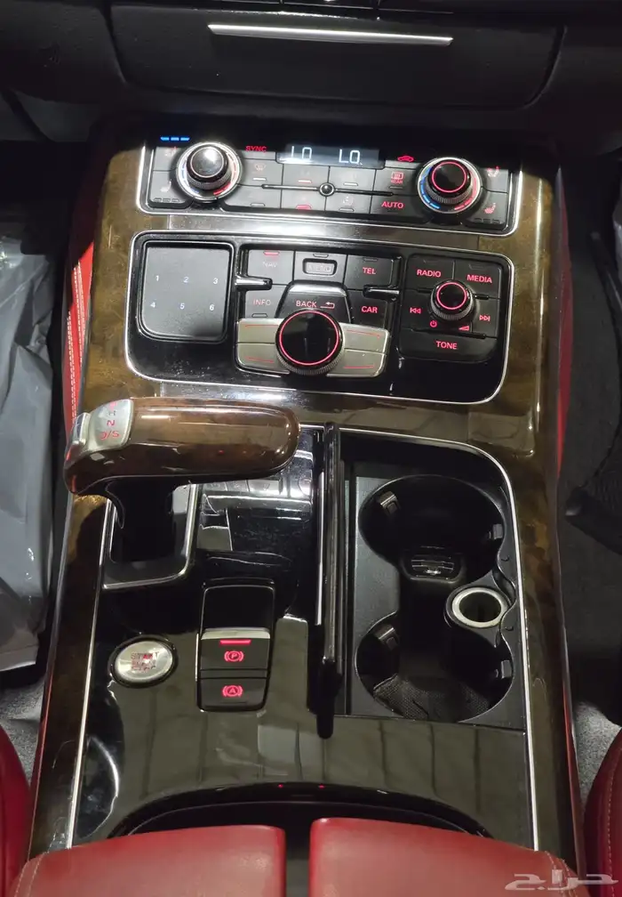 اودي A8-L موديل 2015 بحالة ممتازة 22