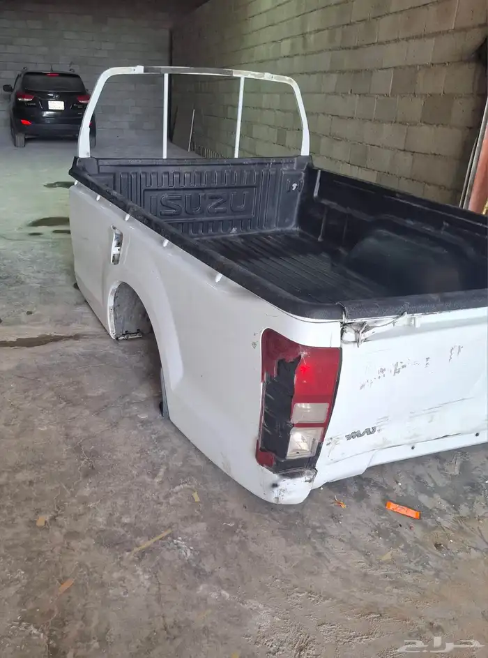 للبيع صندوق ايسوزو ديماكس غماره مع الفيبر موديل 2022 ابيض 5