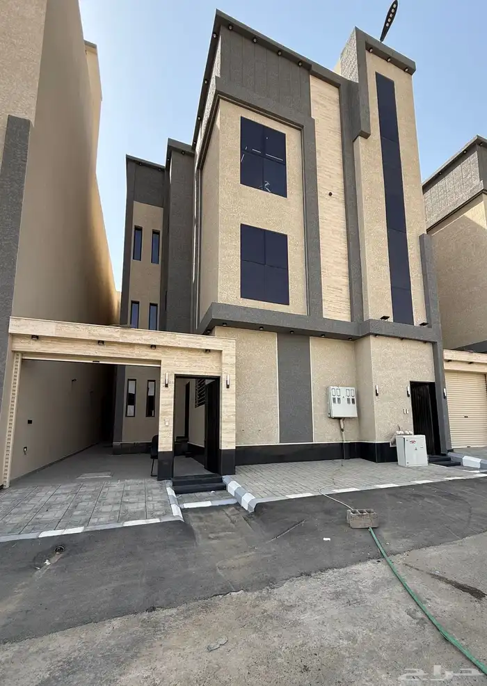 للبيع بحي الضيافة شقق أرضي وعلوي بسطح موقع كامل الخدمات 0