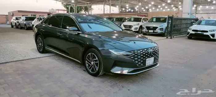 للبيع ازيرا 2021 بنزين وارد كوريا 3