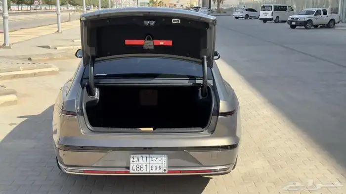 ازيرا 2024 للبيع 10