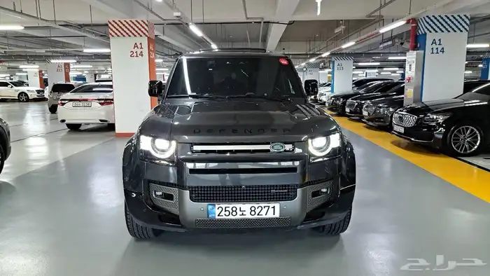 لاند روفر ديفندر 2022 Defender P300 X-Dynamic 0