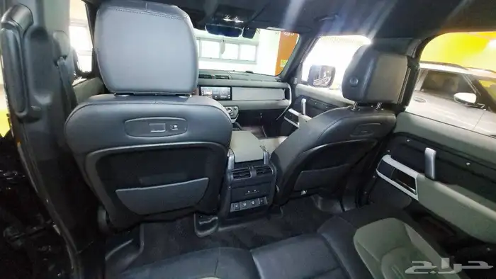 لاند روفر ديفندر 2022 Defender P300 X-Dynamic 24